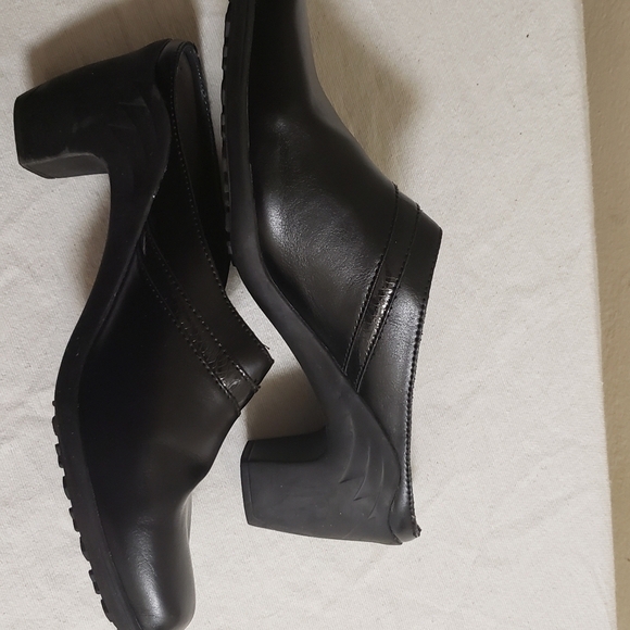 Aerosoles - Picture 2 of 5